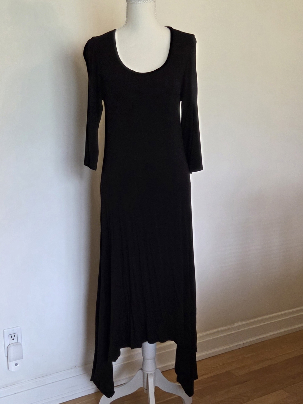 Black Scoop Neck Maxi Dress
